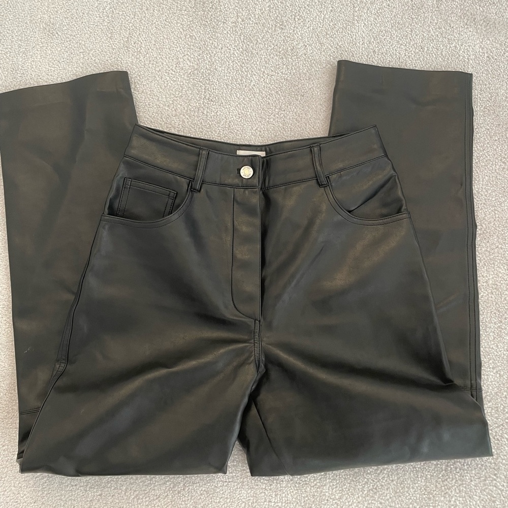Aritzia Black High-Waisted Pants - Picture 2 of 8